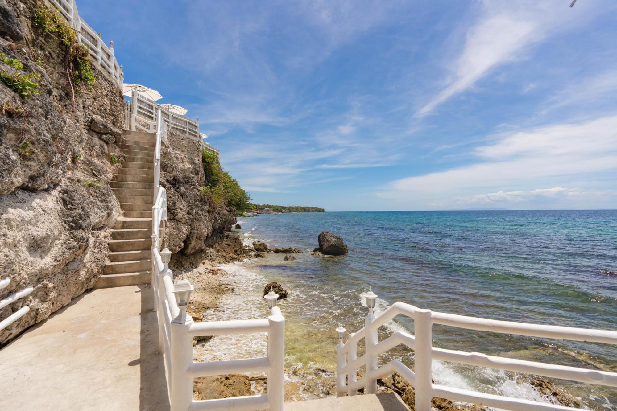 Serene Oasis Resort - Oslob Cebu Philippines エクステリア 写真